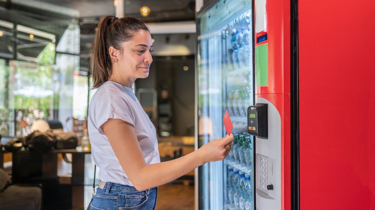 How Do Free Vending Machine Services Compare to Rentals?